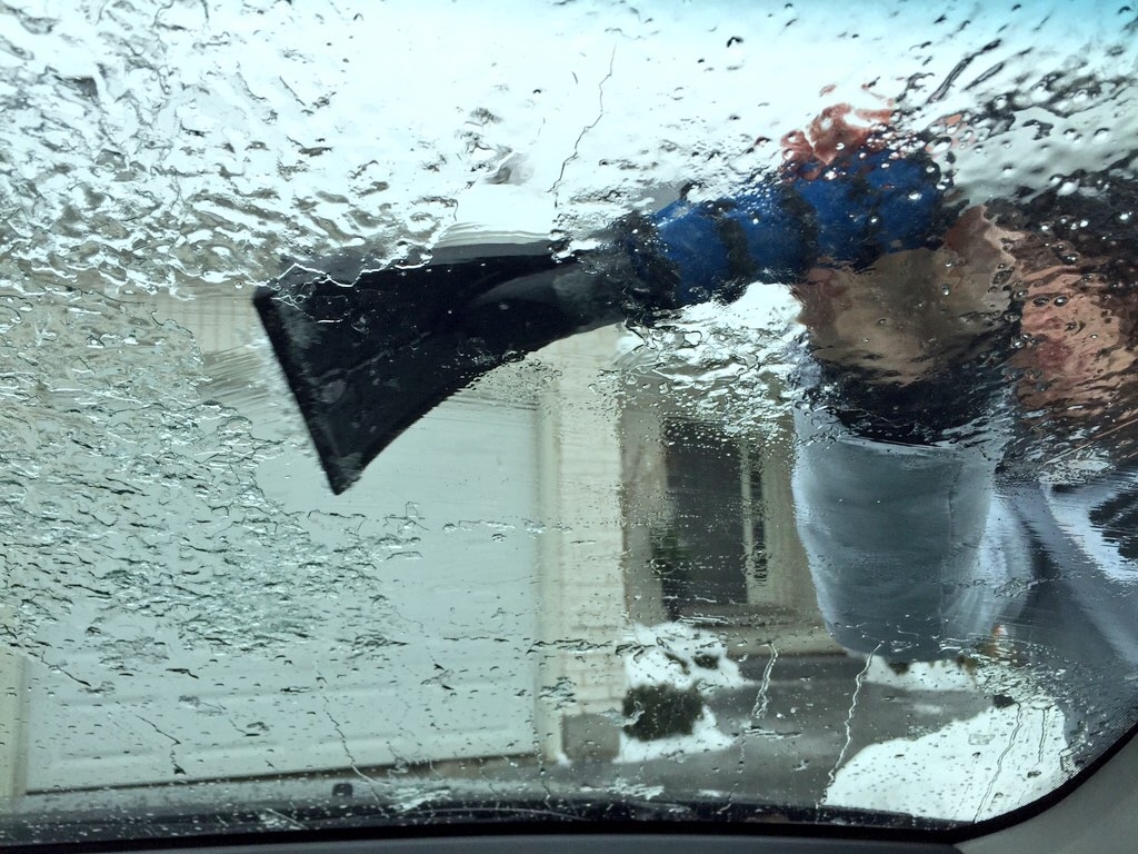 Many school boards' in the Kingston region asked parents to come pick up their children before the freezing rain hit.