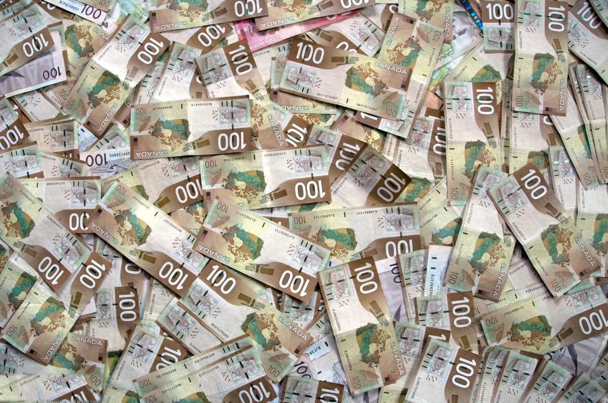 According to a new survey, Almost half of Canadian investors expect to receive an inheritance, and many are counting on that money to help them in retirement.