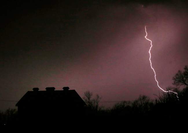 A thunderstorm warning is in effect for London, Parkhill and eastern Middlesex County.