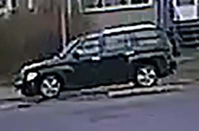 Chevrolet HHR: Captured on surveillance camera near homicide scene, 10682 61 Ave.