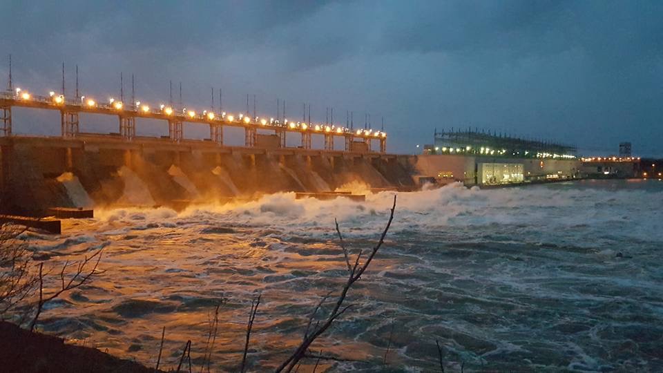 Eight gates open at the Hydro dam in Pointe-Fortune to release water pressure, Tuesday, May 2, 2017.