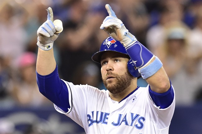 Toronto Blue Jays catcher Russell Martin has been traded to the Los Angeles Dodgers.