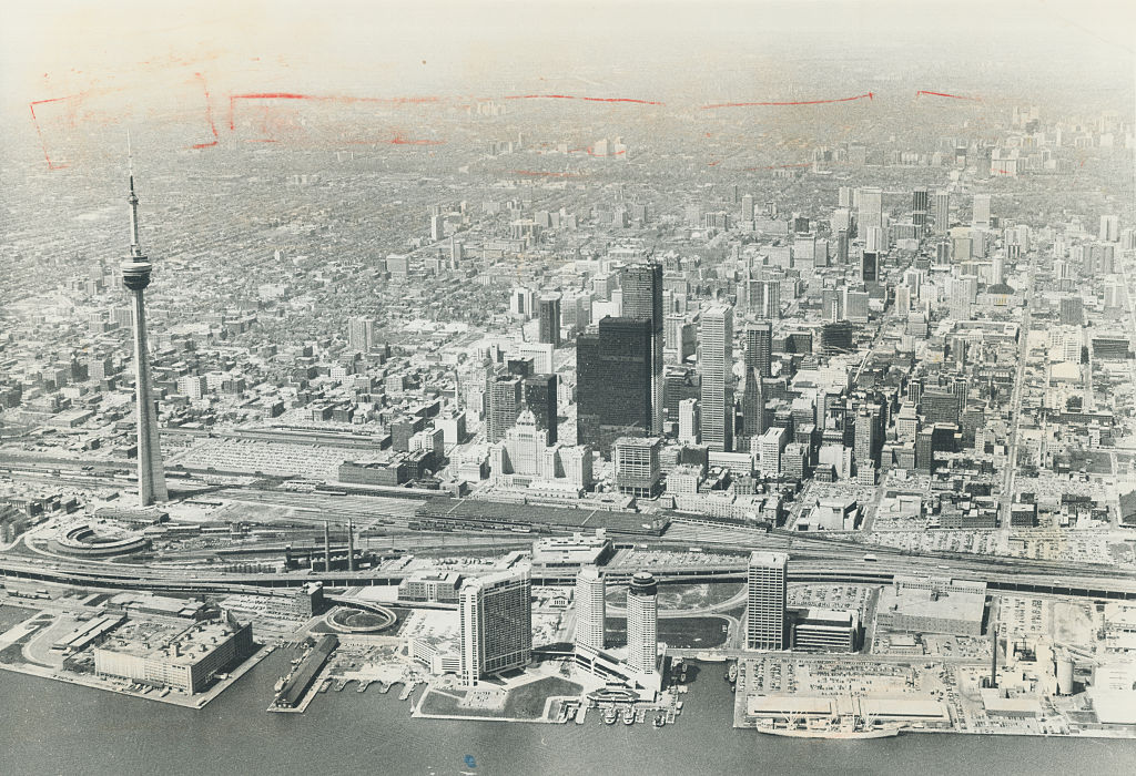 CANADA – MAY 08: Canada – Ontario – Toronto – Skyline – 1972-75 (Photo by Doug Griffin/Toronto Star via Getty Images)