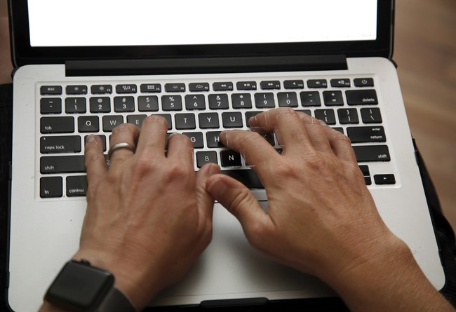 Calgary becomes the first Canadian city to allow businesses to start online.