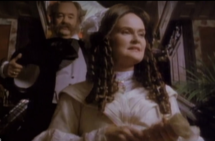 In this Heritage Minute, Queen Victoria was portrayed by actress Bronwen Mantel.