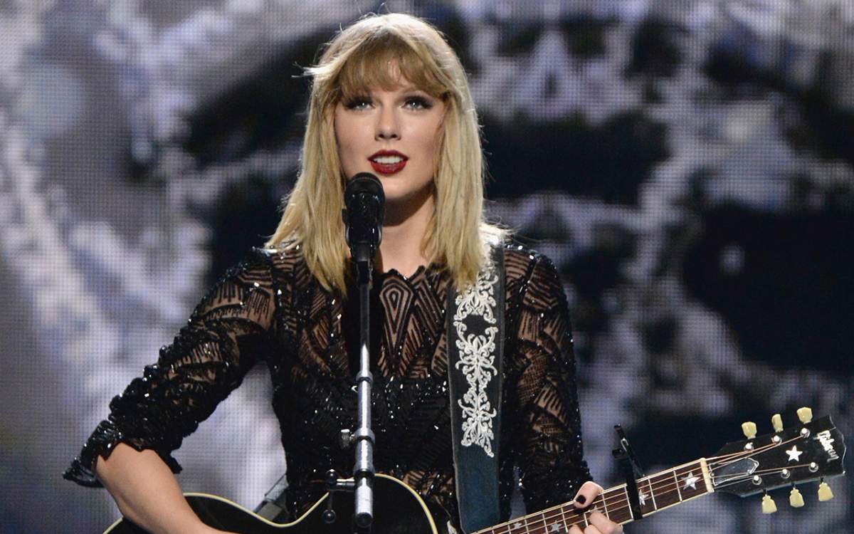 Taylor Swift performs onstage during the 2017 DIRECTV NOW Super Saturday Night Concert at Club Nomadic on February 4, 2017 in Houston, Texas. 