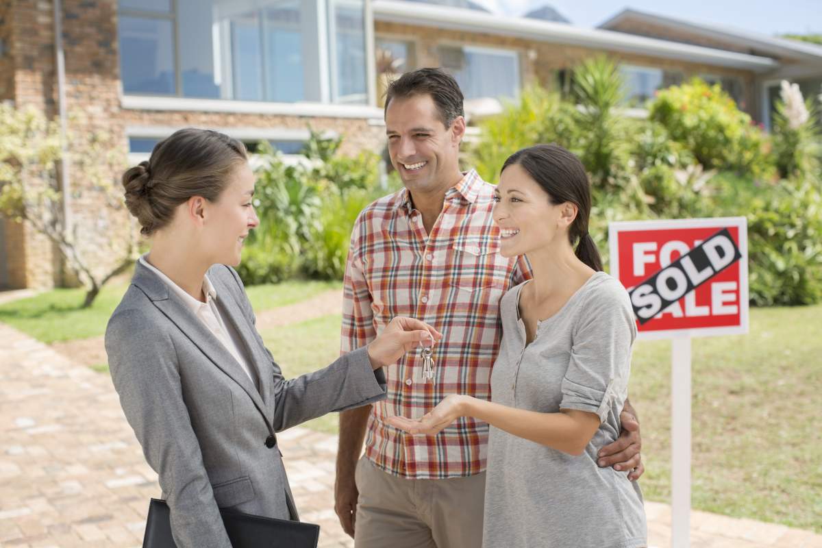 People living in Toronto are more likely to say buying a house is stressful, a Mortgage Professional Canada survey found.