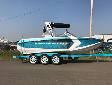 One of the 23′ Super Air Nautique G23 stolen from a boat dealership near Calmar, Alta.