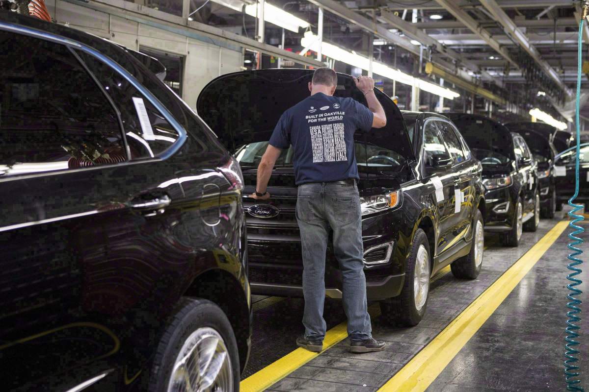 The cost of vehicles produced in North America would rise by over $1,200 on average, if NAFTA ended.