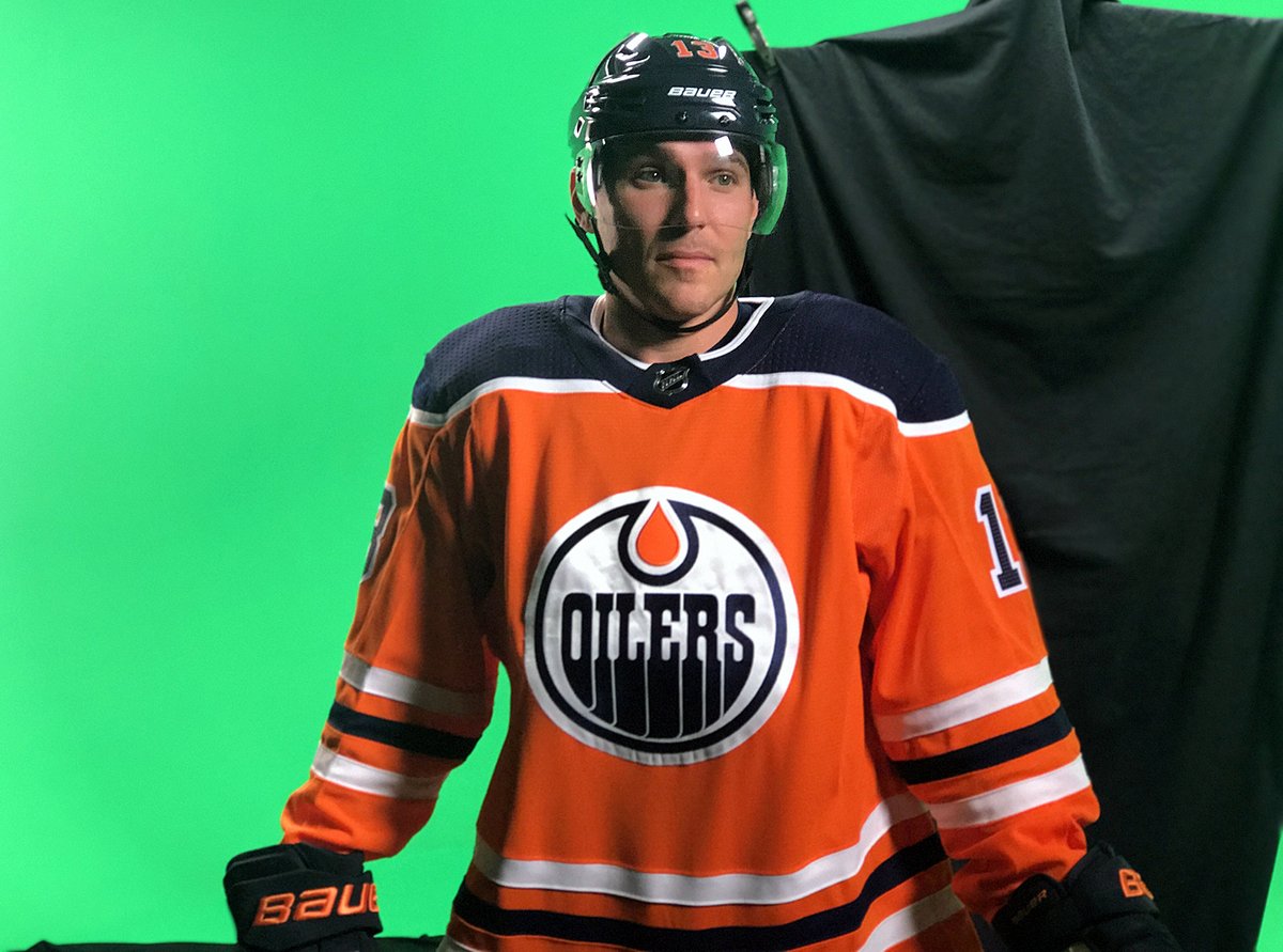 Mike Cammalleri makes his Edmonton Oilers debut on Thursday, Nov. 16, 2017.