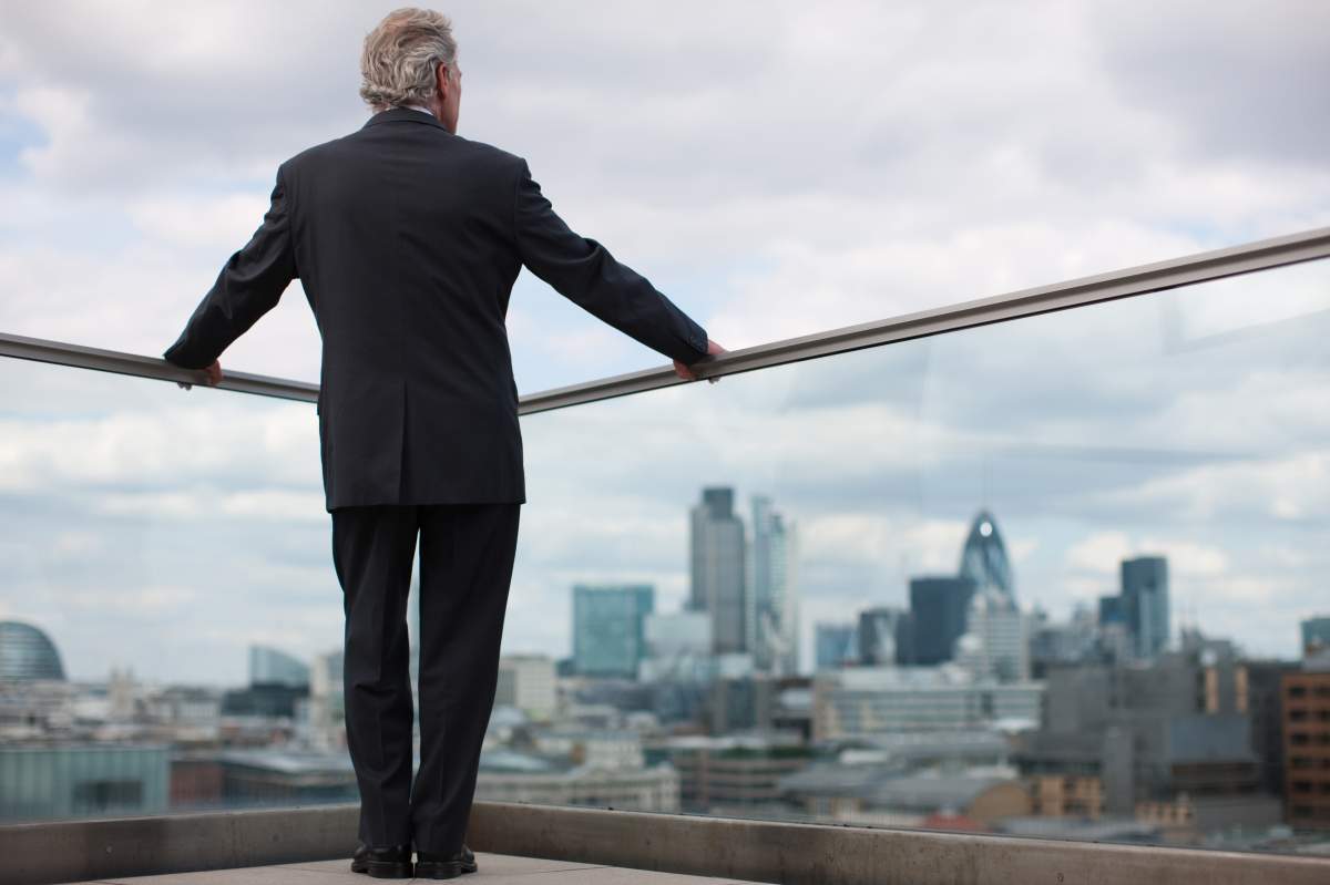 Canadian companies are taking pains to justify their CEOs' pay but keep missing the mark, according to a new report by the Quebec-based Institute for Governance of Private and Public Organizations.