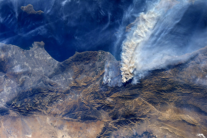 California wildfires as captured by NASA astronaut Randy Bresnik on the ISS.