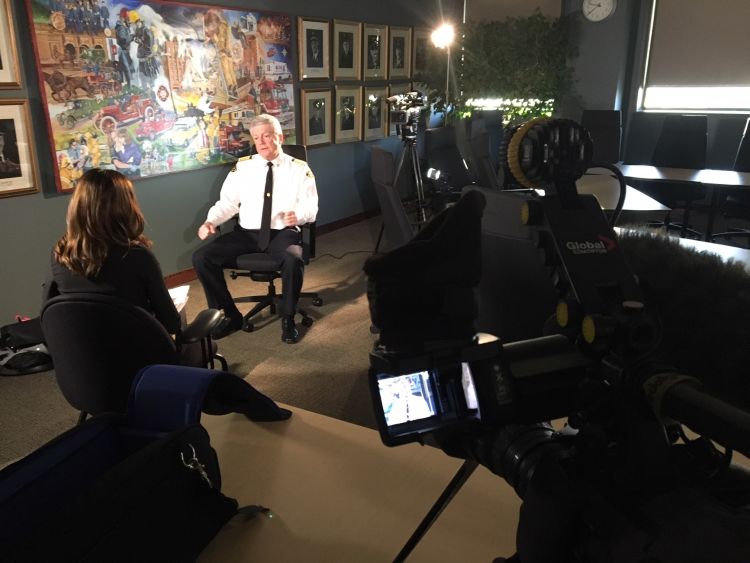 Edmonton Fire Chief Ken Block speaks with Global News in a year-end interview in December 2017.