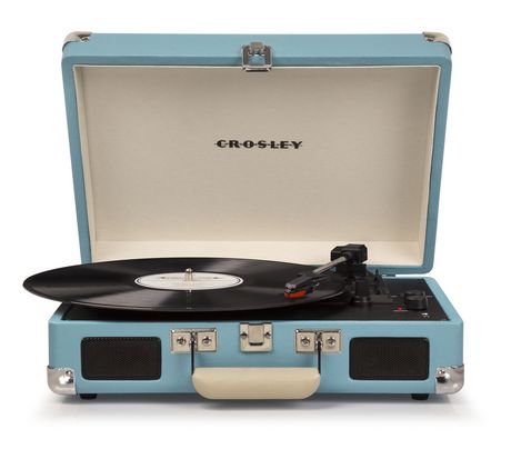 Last-minute holiday gift ideas for everyone in the family - image