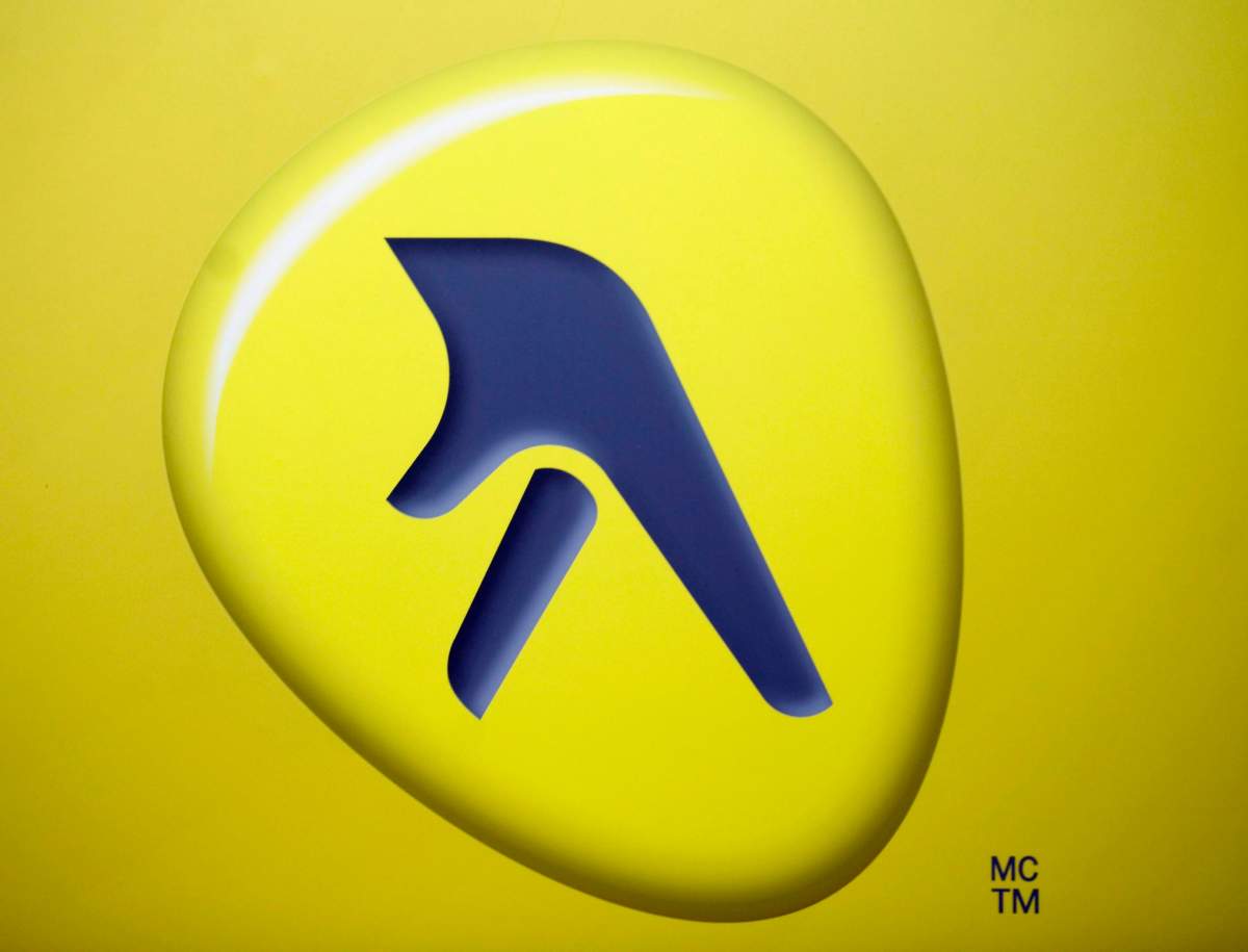 Yellow Pages has locked out Quebec sales representatives.