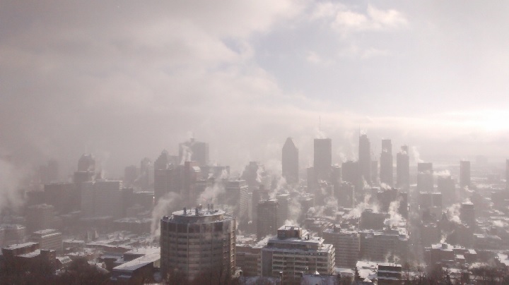 A smog warning has been issued for Montreal.