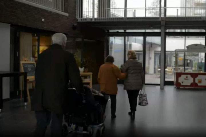 The tiny Dutch village of De Hogeweyk is inhabited entirely by elderly people suffering from dementia. Now, a similar village will be built on Vancouver Island.