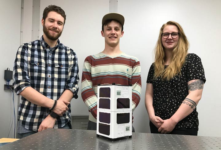 A University of Saskatchewan-led space design team has been chosen by the Canadian Space Agency to prepare a research satellite for launch.