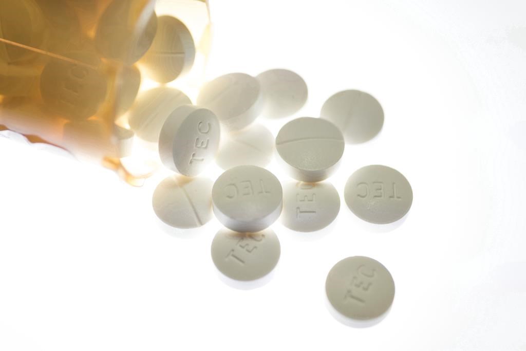 Prescription pills containing oxycodone and acetaminophen are shown in Toronto, Dec. 23, 2017.