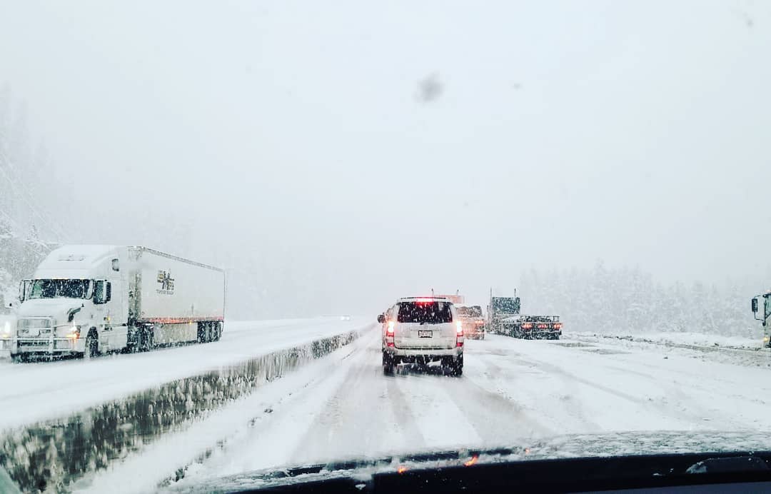 The alert warns that rapid accumulating snow could make driving and travel over some locations difficult.