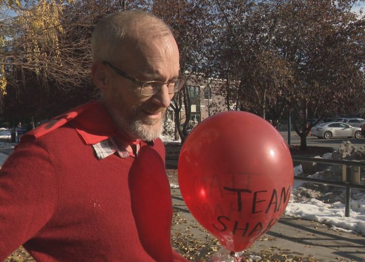 Calgarian Brian Mason lost his mother Sharon seven years ago to Alzheimer’s disease. On Sunday, Sharon’s family ran in her memory at Eau Claire Market in Calgary for the 28th annual Investors Group Alzheimer Walk and Run.