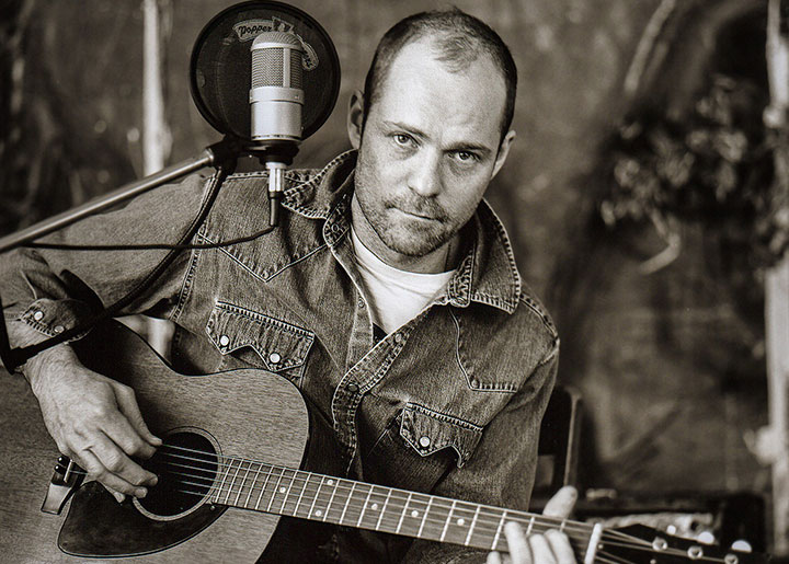 Canadians are paying tribute to beloved singer and poet Gord Downie on the first anniversary of his death, by sharing quotes, photographs and how The Tragically Hip impacted their lives.