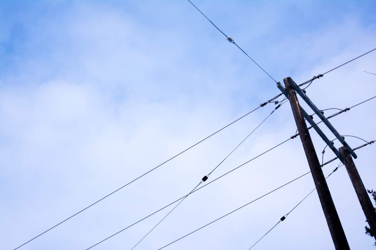 Manitoba Hydro says a power outage is affecting 1,385 customers.