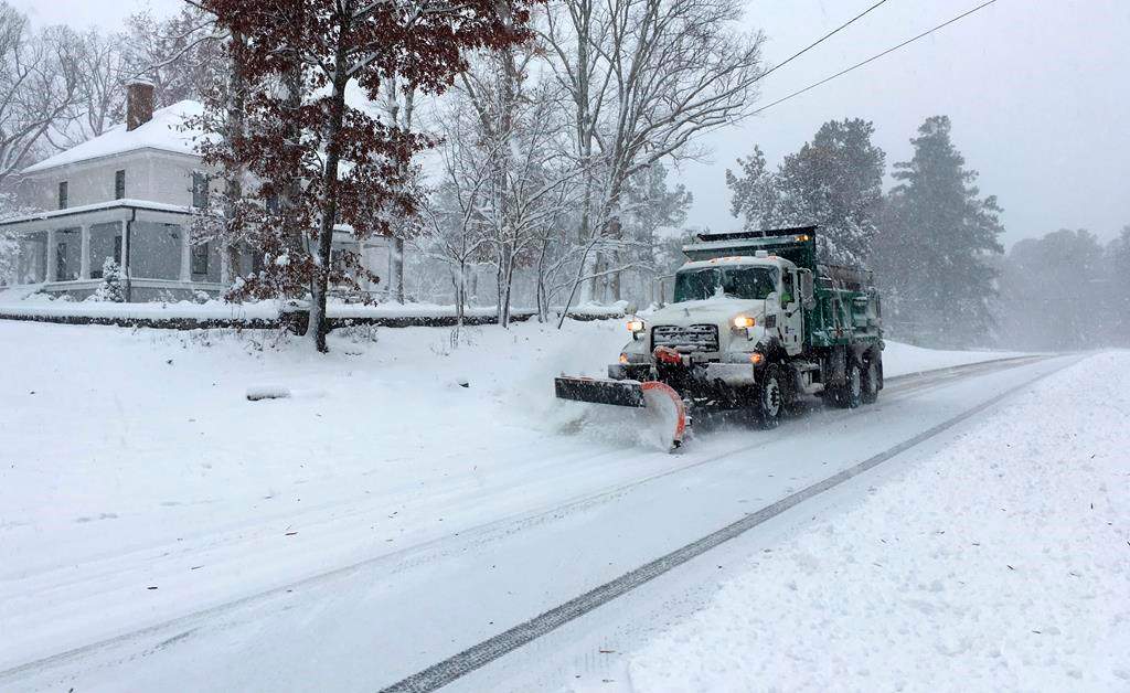 Snowfall amounts of 10 to 15 centimeters are possible on Sunday.