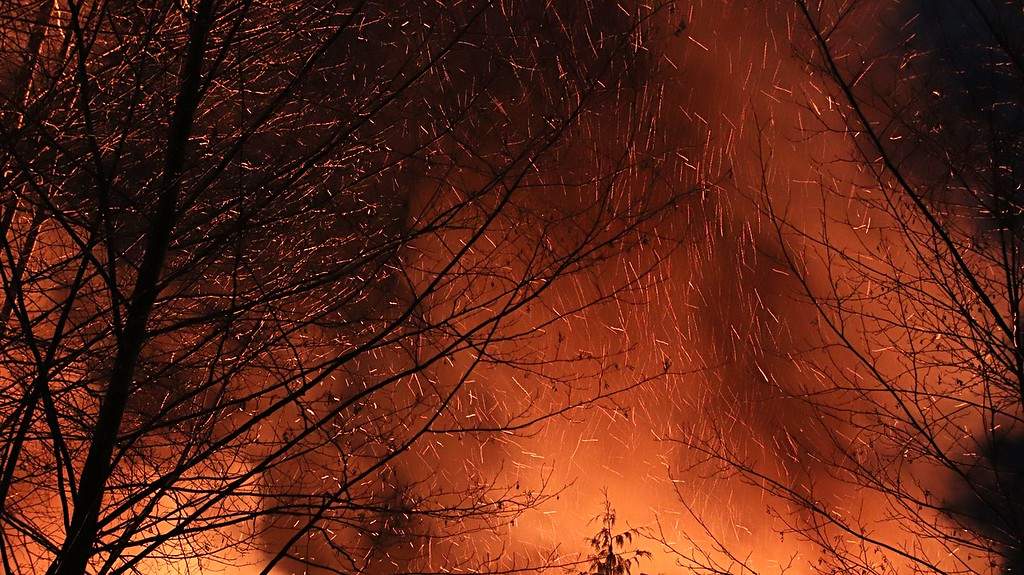 Burnaby fire crews contain storage shed fire near Kinder Morgan tank facility - image