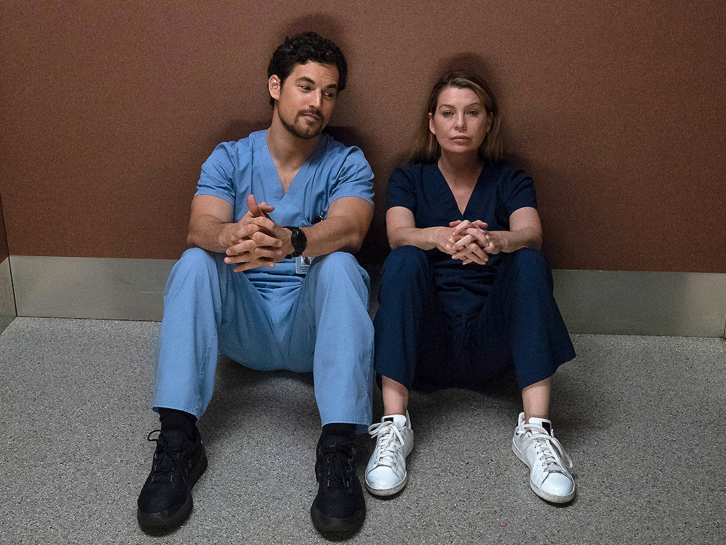 A windstorm continues to blow through Seattle, and after the power goes out at Grey Sloan, the doctors are left scrambling to save their patients' lives on 'Grey's Anatomy.'.