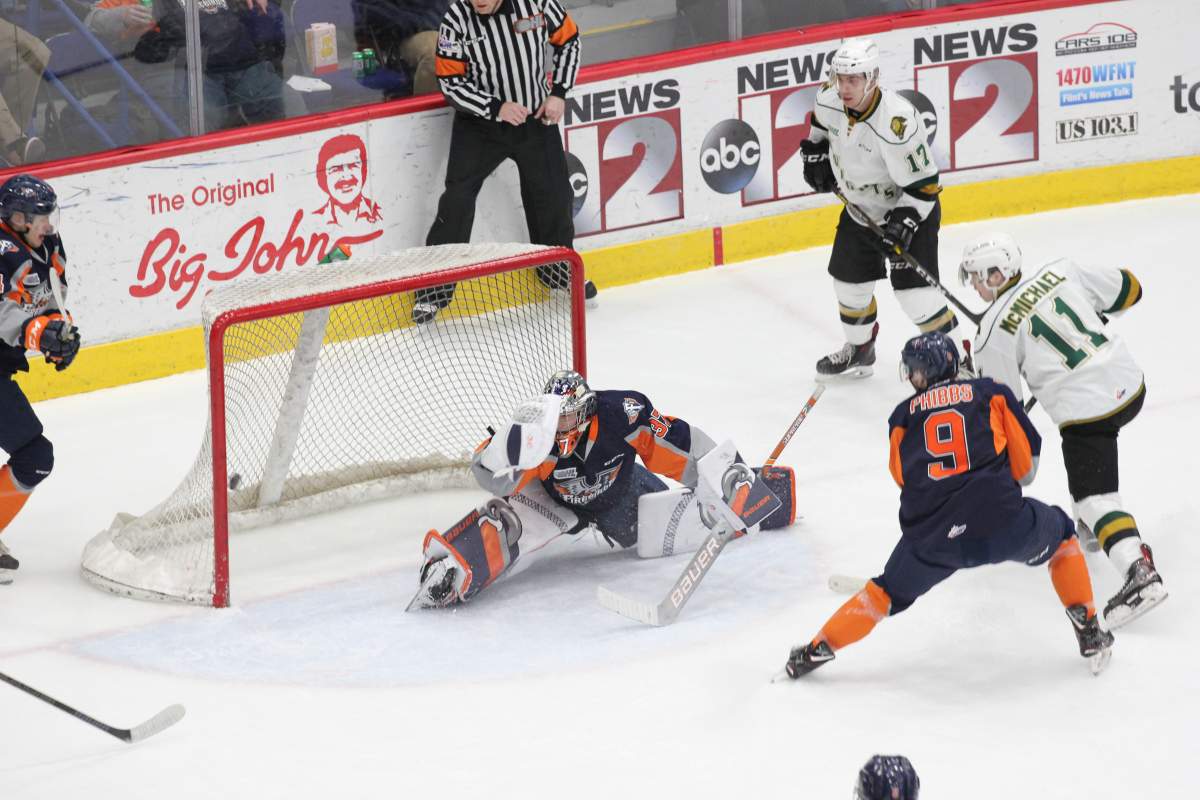 Connor McMichael scores his 30th goal of the season for the London Knights.