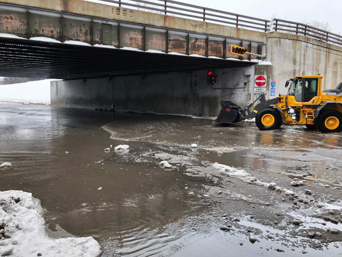 The underpass at 55e Avenue has flooded after a mix of winter weather, Thurs., 24 Jan, 2019.