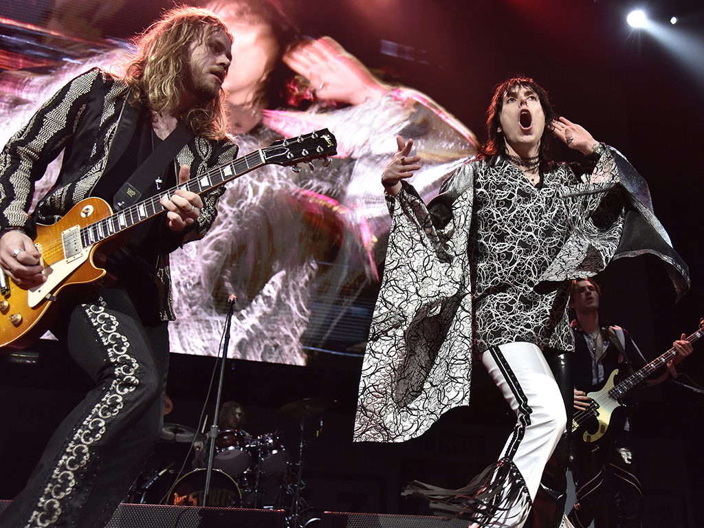 (L-R) Adam Slack and Luke Spiller of The Struts performing live onstage in 2018.