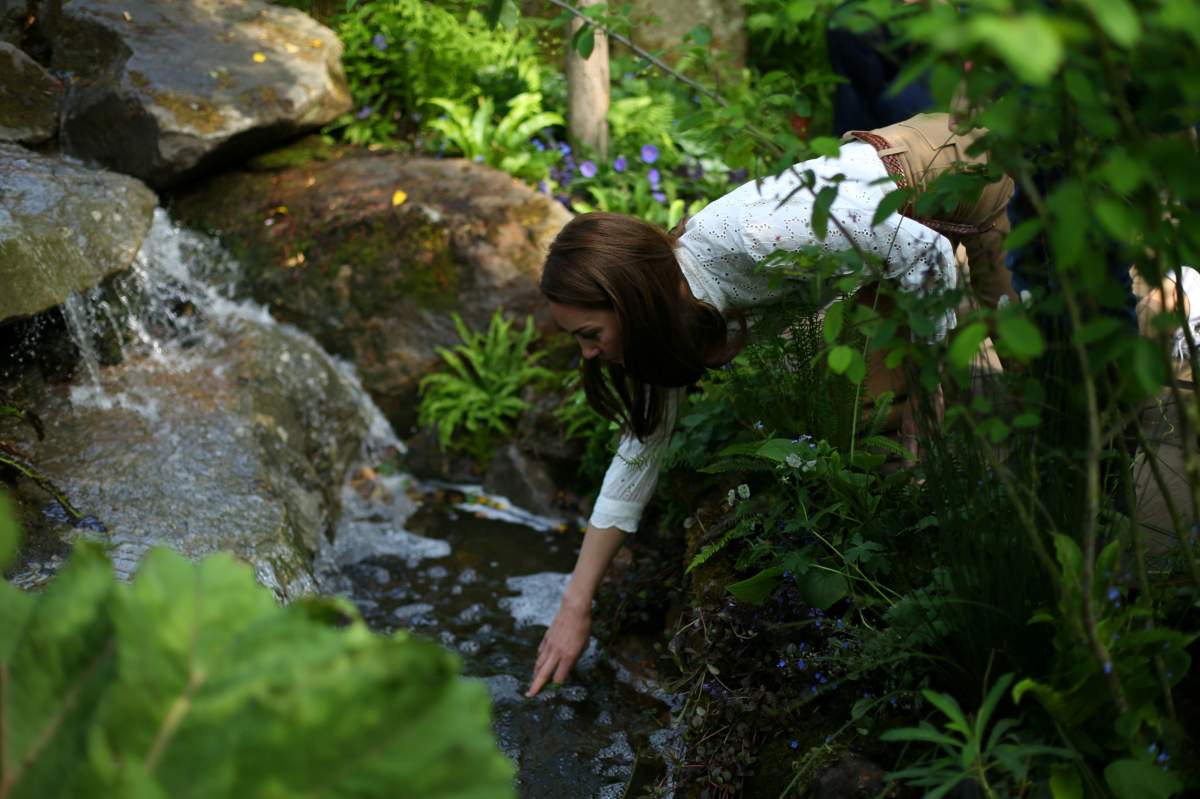 Britain’s Catherine, Duchess of Cambridge, visits her garden at the RHS Chelsea Flower Show at the Royal Hospital Chelsea, London Britian May 20, 2019. Yui Mok/Pool via REUTERS