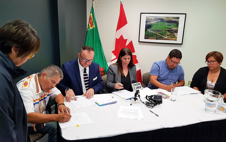 An MOU has been signed to provide consulting services for the development of a hydro-electric power generating facility on James Smith Cree Nation.
