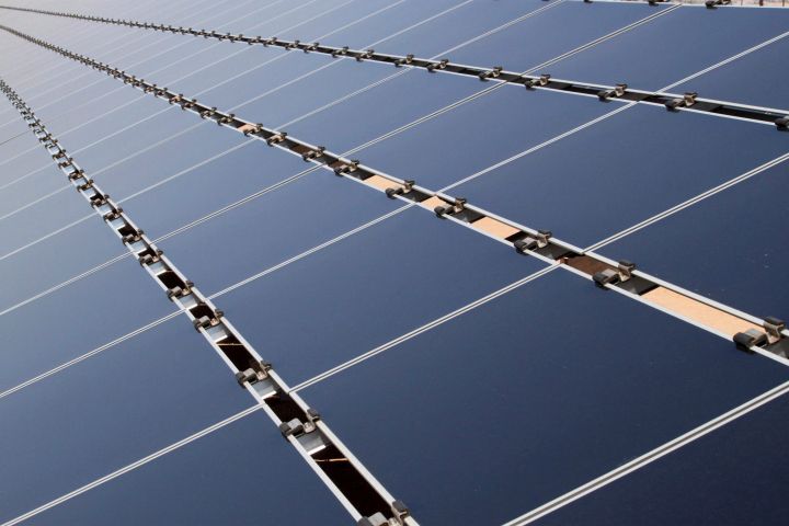 Alberta regulators have approved a $500-million solar power project in southern Alberta that its owners say will be the largest in Canada. Some of the 30,000 solar panels that make up the Public Service Company of New Mexico's new 2-megawatt photovoltaic array in Albuquerque, N.M. on April 20, 2011. 