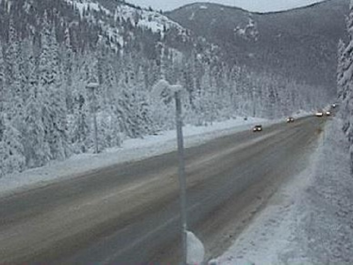 Road conditions at Allison Pass on Highway 3 on Saturday afternoon. The pass, located 10 west of Manning Park resort, has an elevation of 1,343 metres.