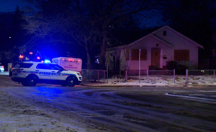 Police called to Regina house fire, find man dead inside