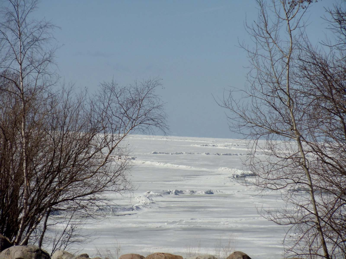 The aftermath of a 2014 crack on Lake Winnipeg.