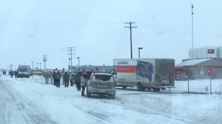 Locked-out Unifor workers block access to the Prairie Sky Co-op’s Crossroads location in Weyburn.