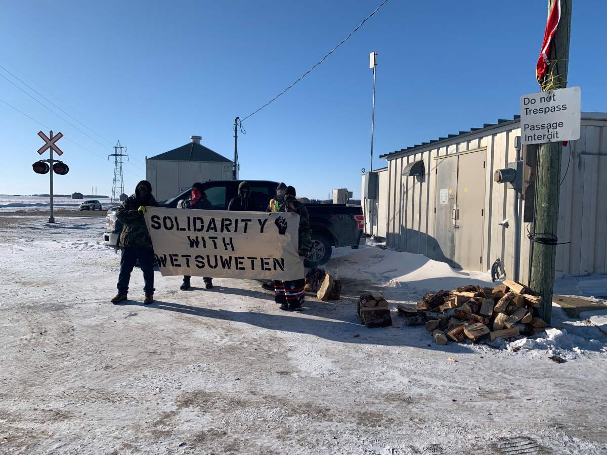 Protesters block rail traffic on two lines near Headingley, Man.