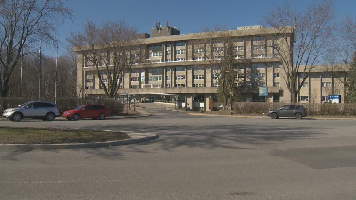 Centre d'hébergement Ste-Dorothée in Laval is reporting .