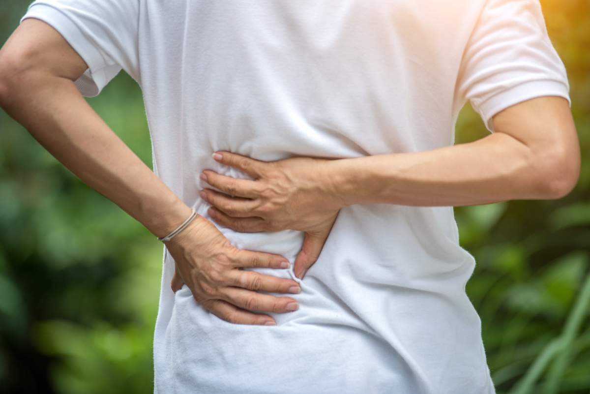 More and more Manitobans are experiencing back and neck pain due to work situations during the pandemic.