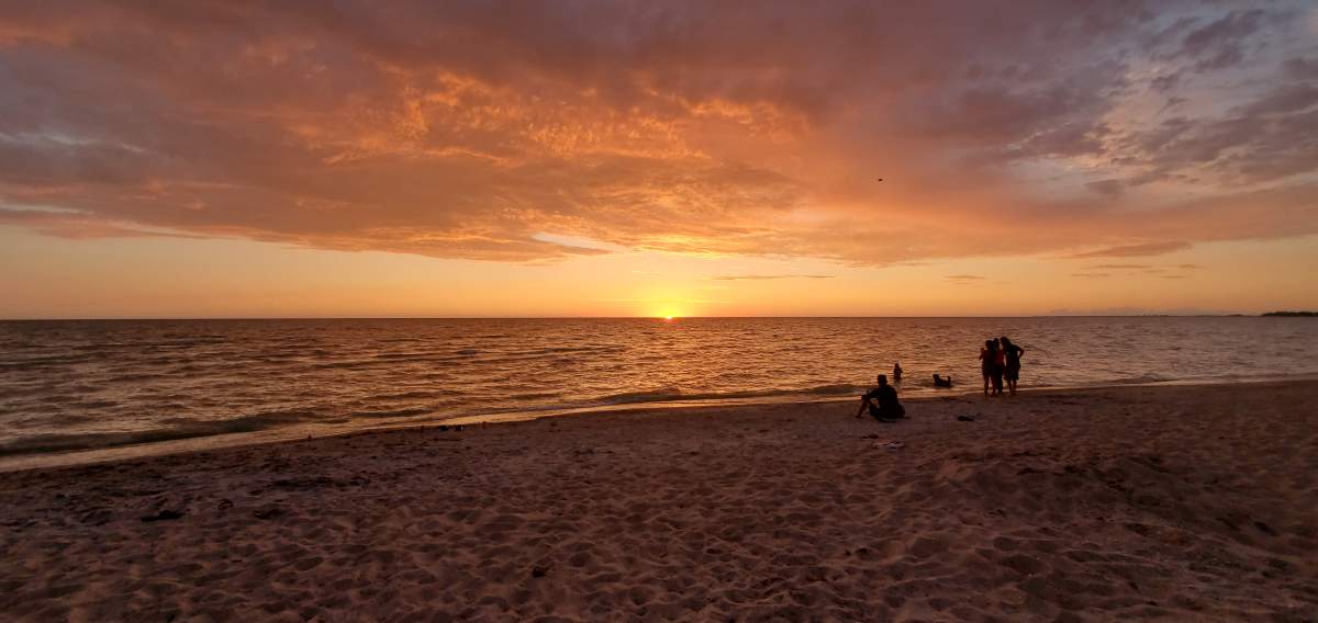 Lake Manitoba, Manitoba .
