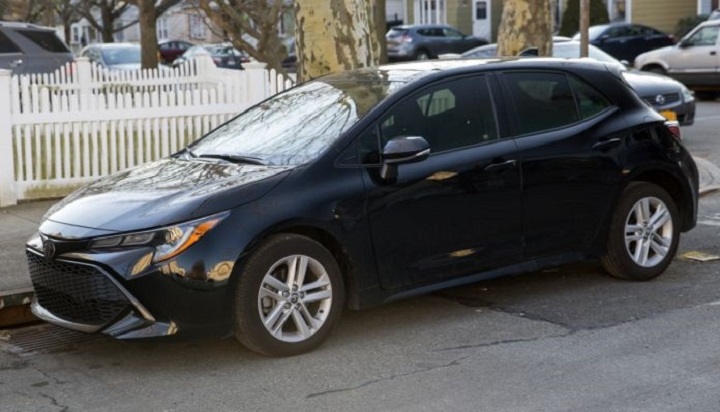 A stock photo of the same car Shelly Altman is believed to be driving at the time of her disappearance.