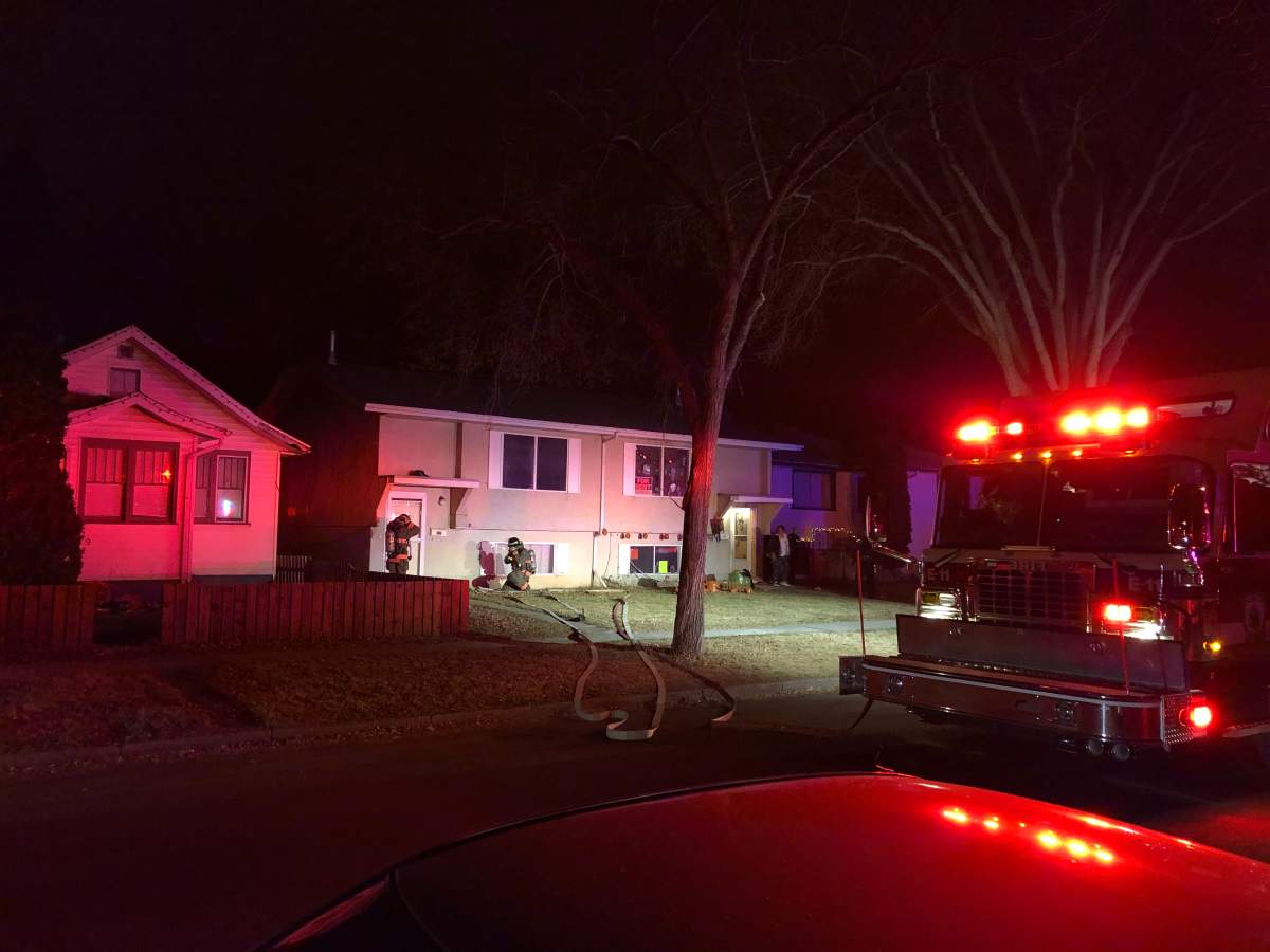 Saskatoon firefighters extinguished a fire in a kitchen on Ave I S shortly before 4 a.m. on Sunday morning.