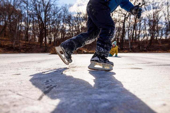 Should Vernon, B.C. install a new outdoor rink? City council is weighing its options.