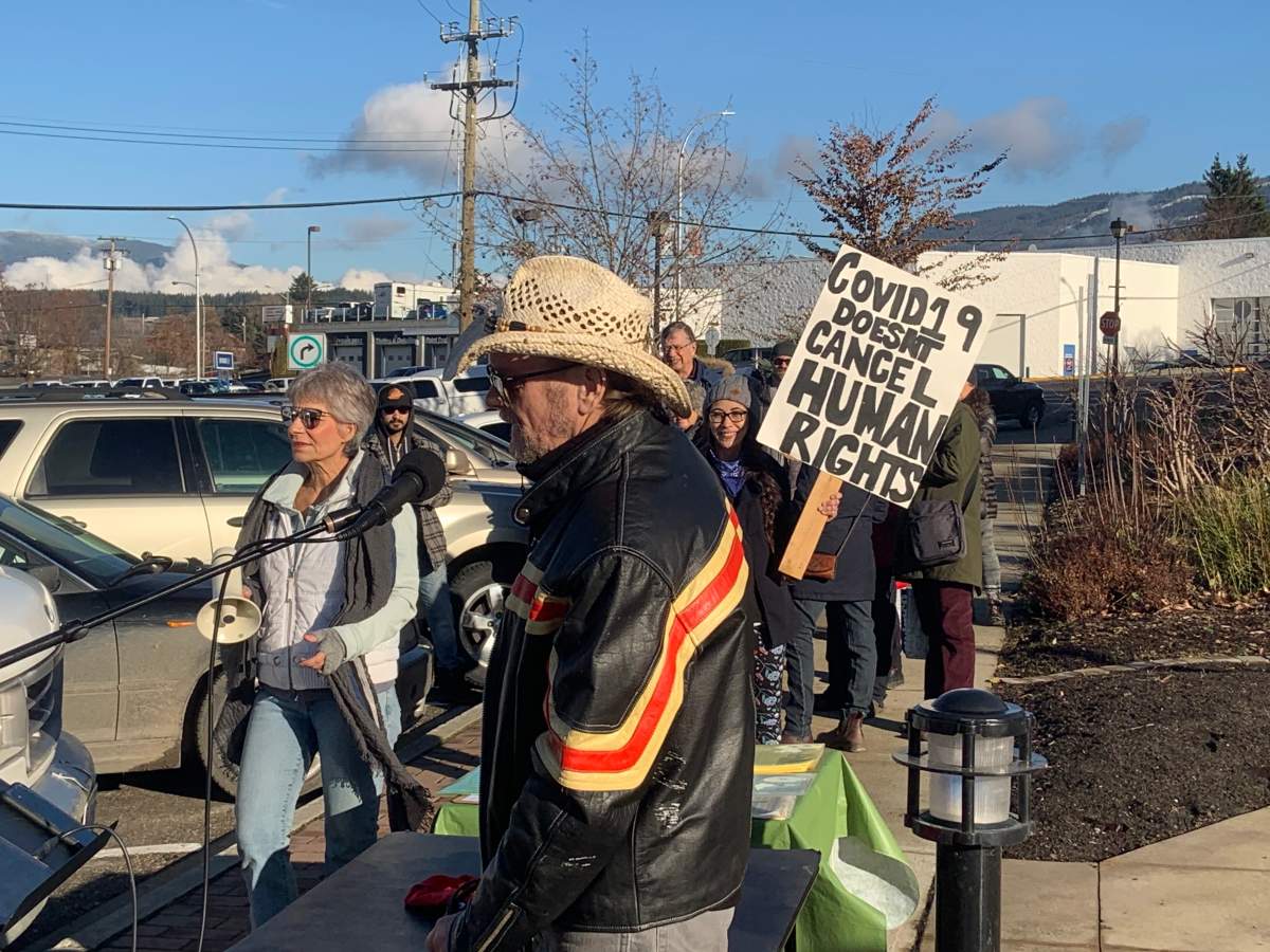 B.C. to introduce legislation to restrict COVID-19 protests near schools, hospitals - image