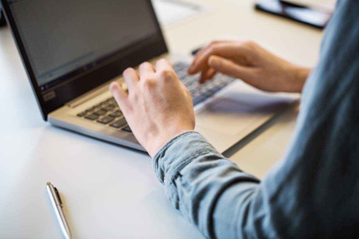 Online learning. (file).