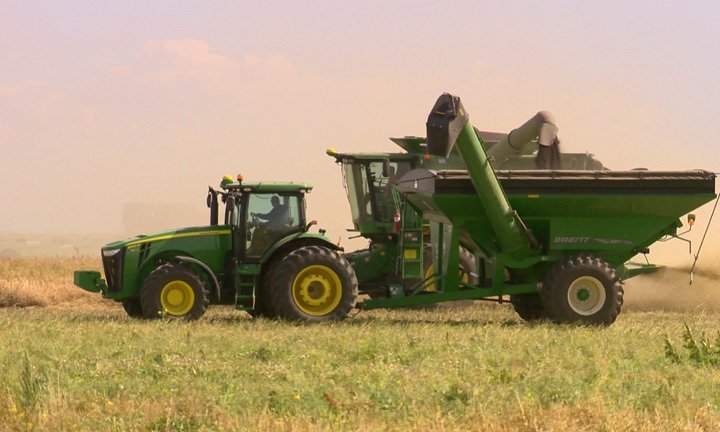 Rain, cooler temperatures putting harvest into a lull period for Saskatchewan farmers - image